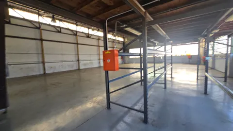 27 Buwbes Rd, Sebenza has a 650m² Warehouse Available To Let (2)